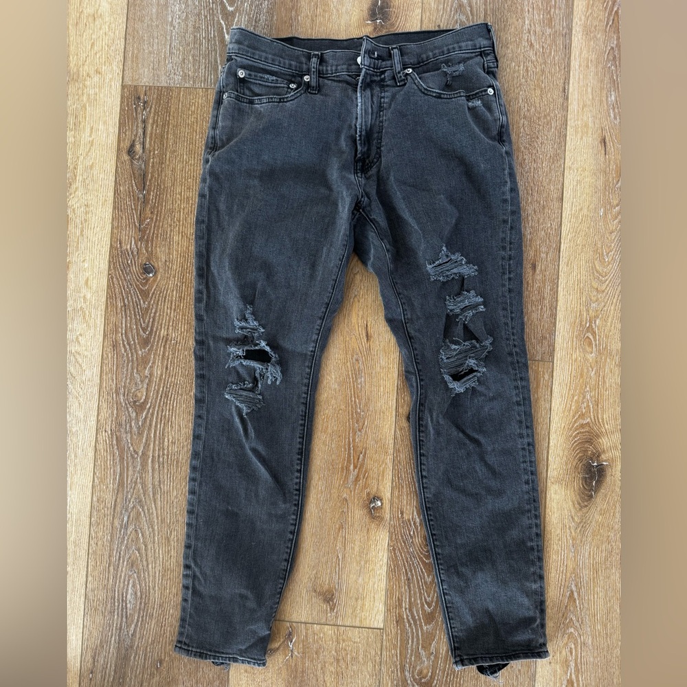 Men’s Distressed Black Jeans